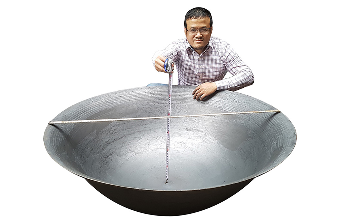 Cast iron fire pit 120 cm in diameter
